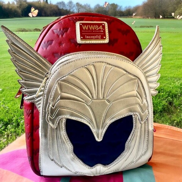 Loungefly x DC Comics Wonder Woman Mini Backpack Limited Edition New - Picture 2 of 11